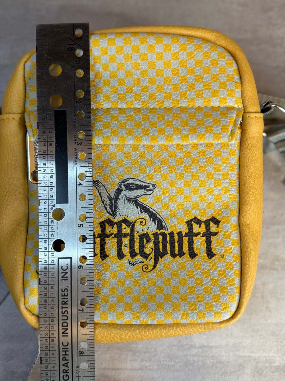 Buckle-Down Harry Potter Hufflepuff Checkered Crossbody Bag - Picture 7 of 7